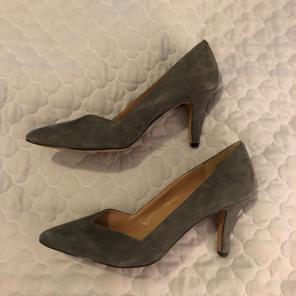 Kelly & Katie Shoes - NWT Kelly & Katie gray suede heels